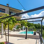 Pool And Garden Happy Sound - Happy Appartamento