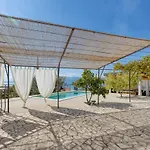 Pool And Garden Happy Sound - Happy